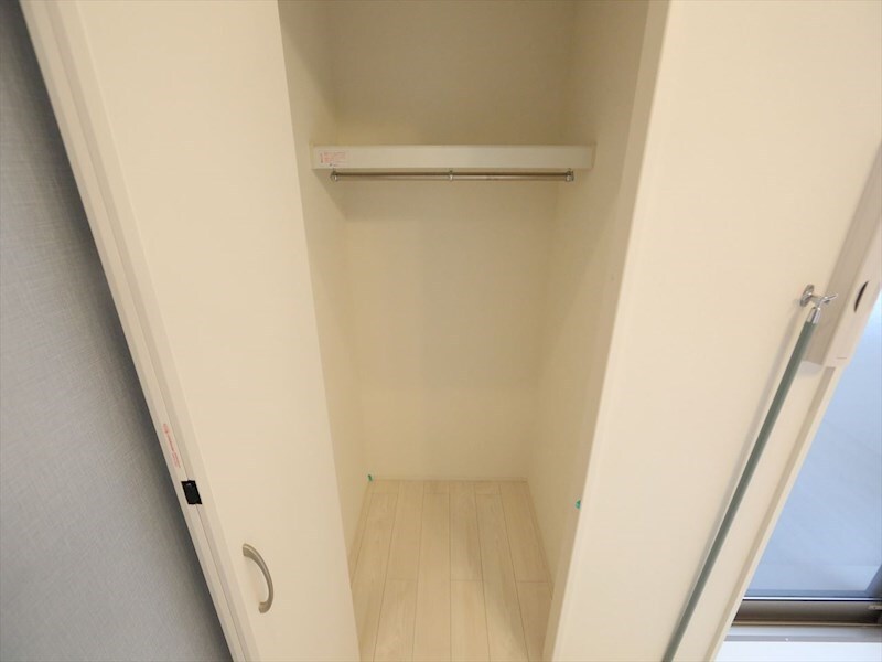 物件内観写真8　(クローゼット（収納充実してます）　同仕様写真)