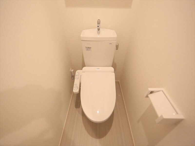 物件内観写真5　(温水洗浄暖房便座付トイレ)