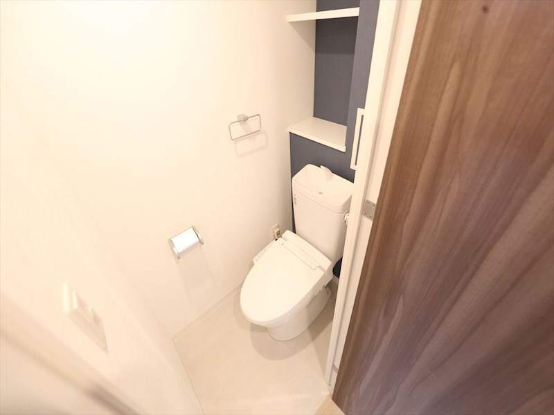 物件内観写真5　(温水洗浄暖房便座付トイレ)