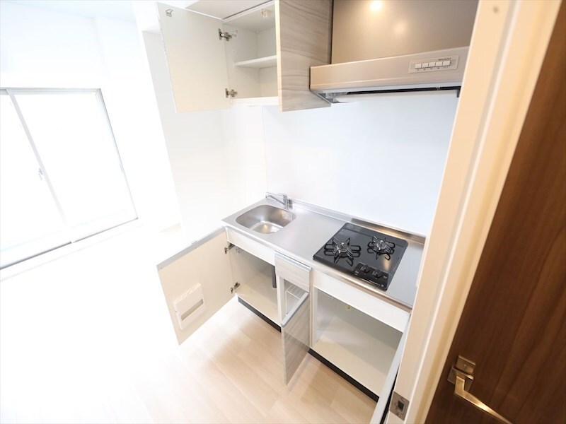 物件内観写真17　(システムキッチン（ガス2口コンロ付）)