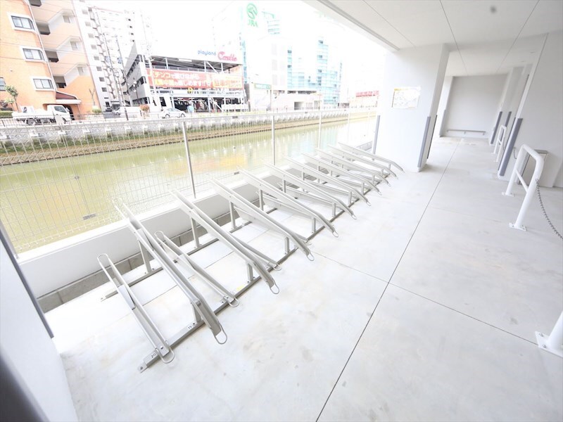 物件内観写真29　(屋根付き駐輪場)