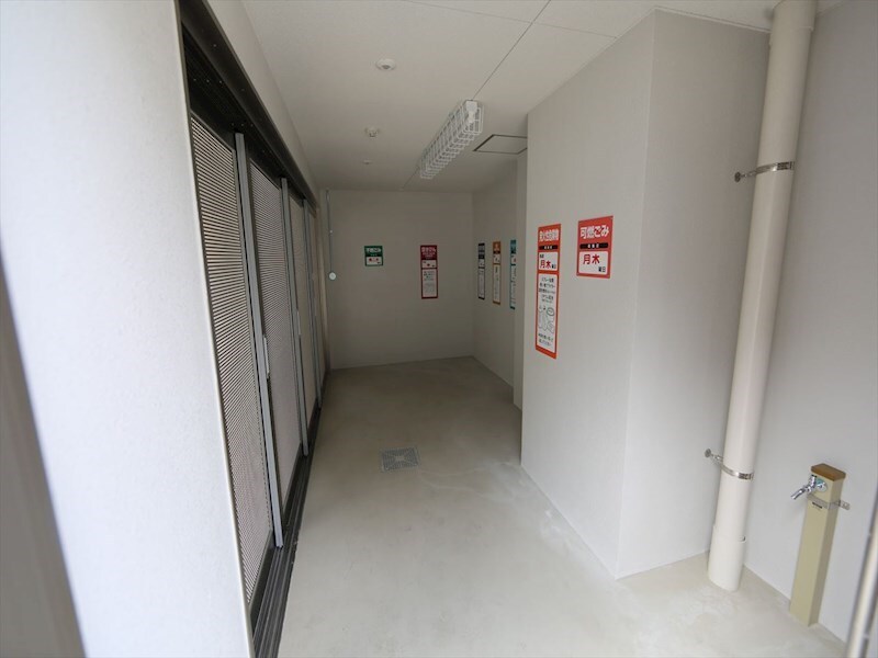 物件内観写真30　(敷地内ゴミ捨て場)