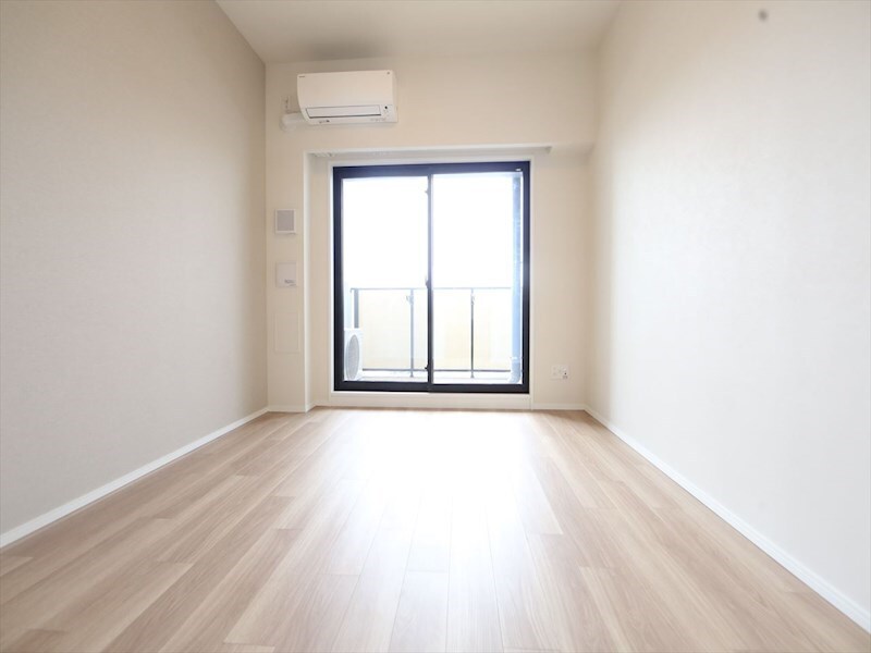 物件内観写真23　(洋室6.1帖　エアコン完備　バルコニー)