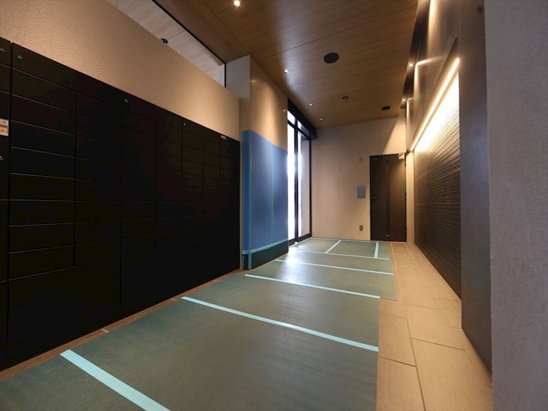 物件内観写真26　(エントランス　オートロック　宅配ＢＯＸ　防犯カメラ)