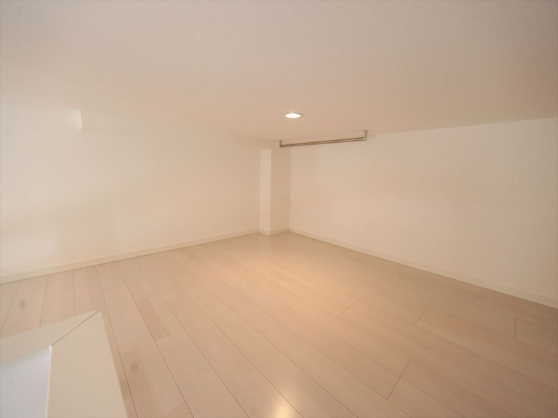 物件内観写真17　(ロフト6帖（収納にも寝室にも使えます）)