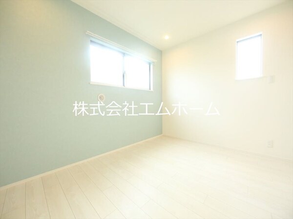 その他(ＬＤＫ8帖　クローゼット付（収納充実）エアコン付　窓付)