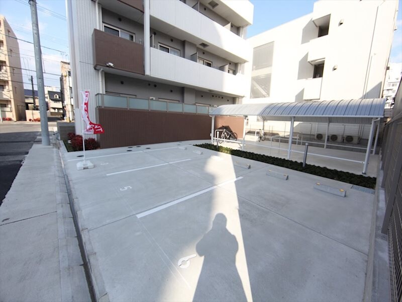 物件内観写真26　(敷地内駐車場)