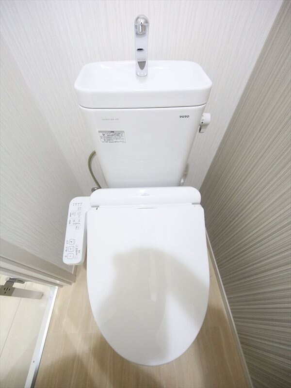 物件内観写真5　(温水洗浄暖房便座付トイレ)