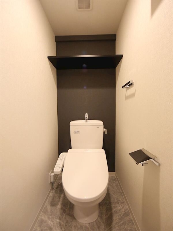 物件内観写真5　(温水洗浄暖房便座付トイレ)