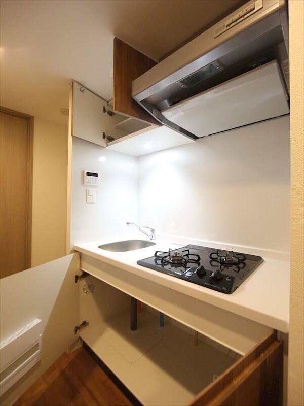 物件内観写真15　(システムキッチン（ガス2口コンロ付）)