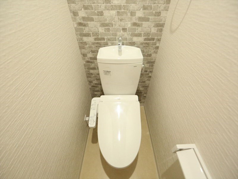 物件内観写真5　(温水洗浄暖房便座付トイレ)