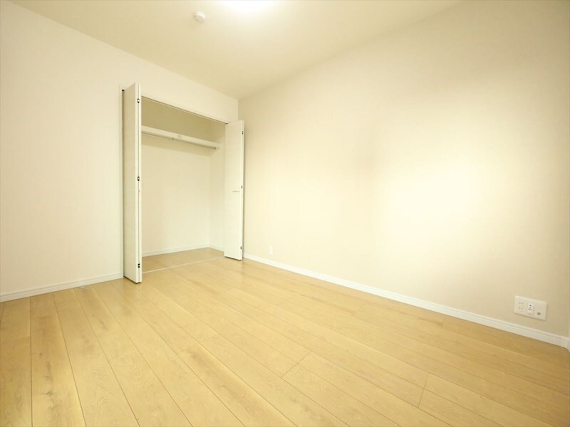 物件内観写真14　(洋室6.6帖　クローゼット付（収納充実してます）)