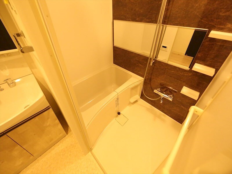 物件内観写真4　(浴室暖房乾燥機付　追い焚き・オートバス機能付お風呂)