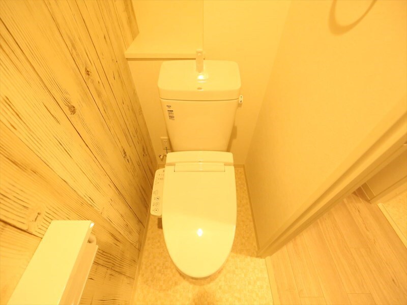 物件内観写真5　(温水洗浄暖房便座付トイレ)