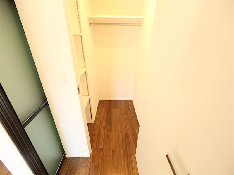 物件内観写真6　(ウォークインクローゼット（収納充実してます）)