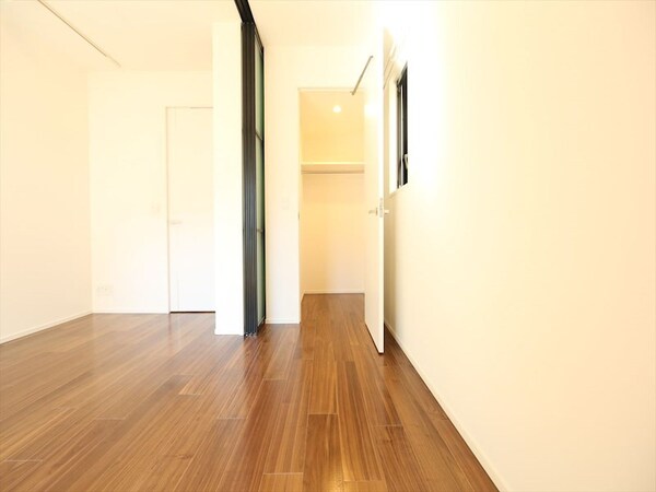 その他部屋・スペース(洋室2.4帖　ウォークインクローゼット付（収納充実してます）)