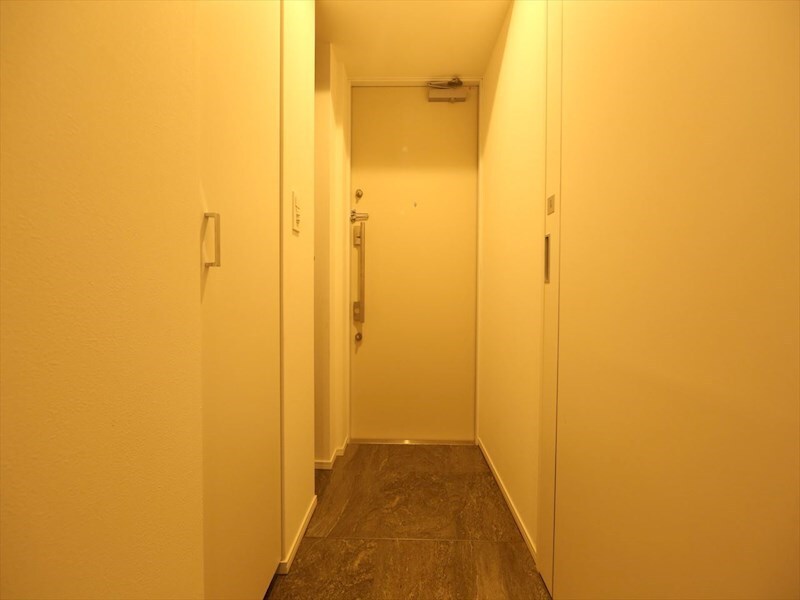物件内観写真19　(玄関　シューズボックス付（収納充実してます）)