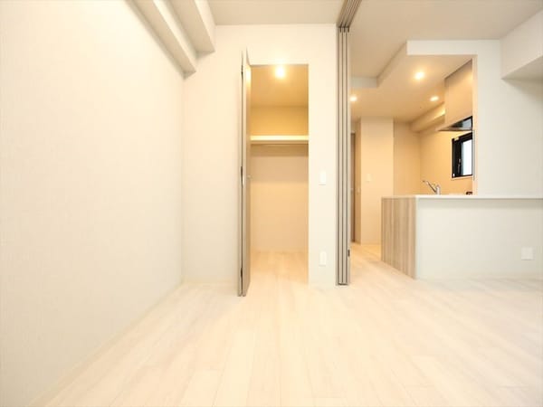 その他部屋・スペース(ＬＤＫ8.1帖　洋室3.3帖　つなげても仕切っても使えます)