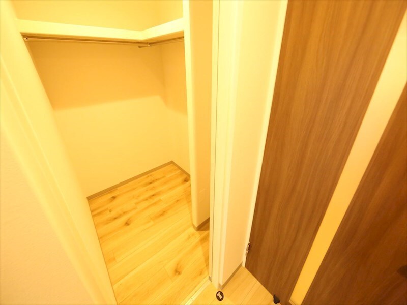 物件内観写真6　(ウォークインクローゼット（収納充実してます）)