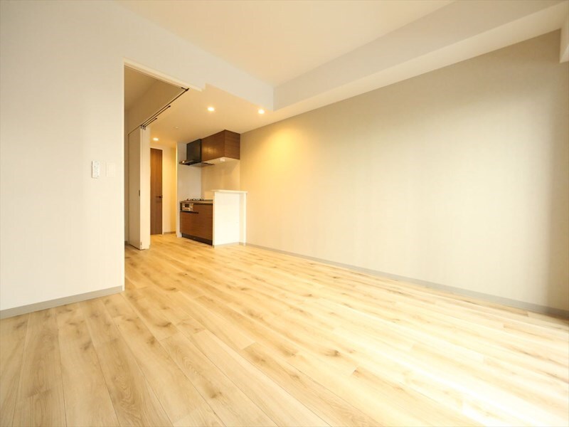 物件内観写真22　(ＬＤＫ12.3帖　システムキッチン　エアコン付　バルコニー)