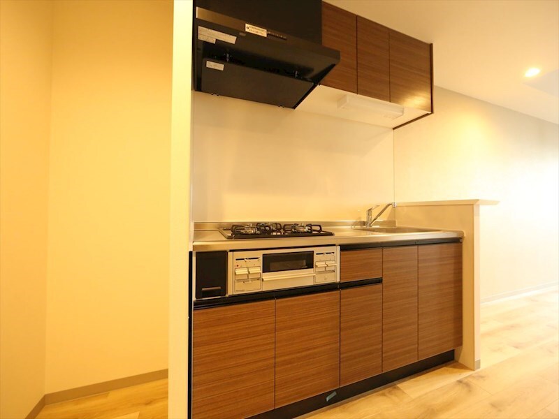 物件内観写真29　(システムキッチン（ガス3口コンロ・グリル付）)