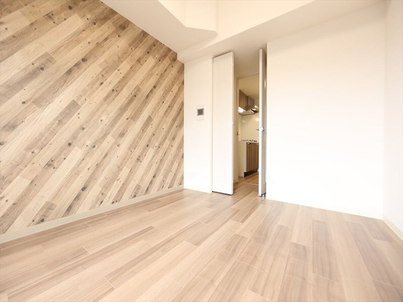 物件内観写真14　(洋室6.1帖　クローゼット付（収納充実してます）)