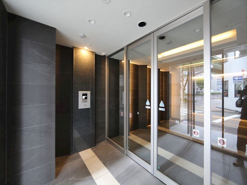 物件内観写真29　(エントランス　オートロック付　防犯カメラ有り)