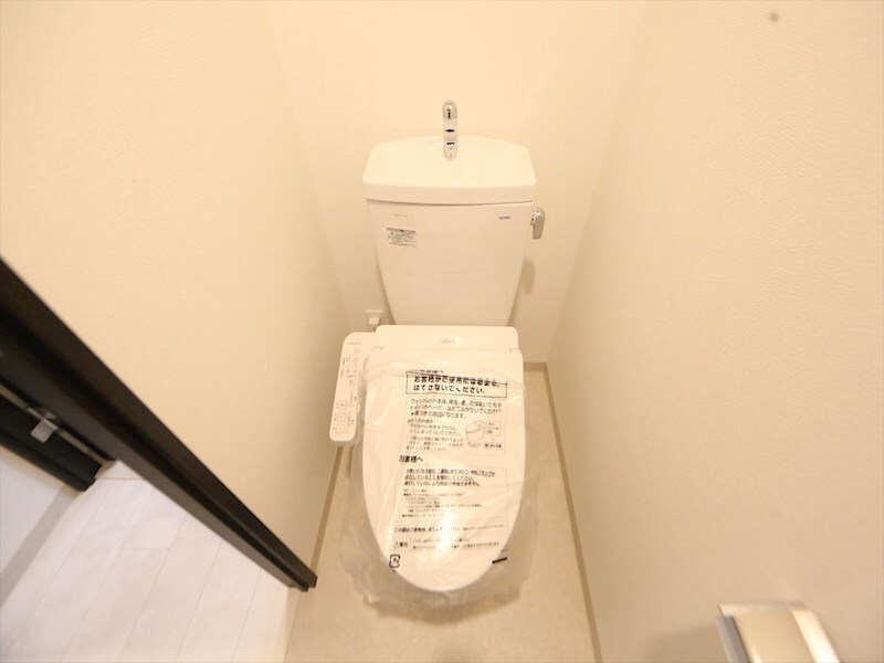 物件内観写真5　(温水洗浄暖房便座付トイレ)