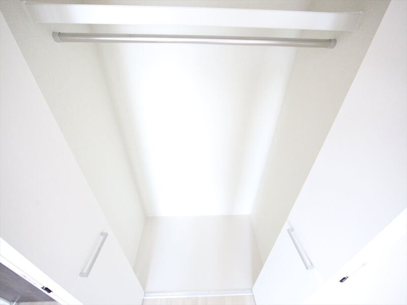 物件内観写真22　(クローゼット付（収納充実してます）)