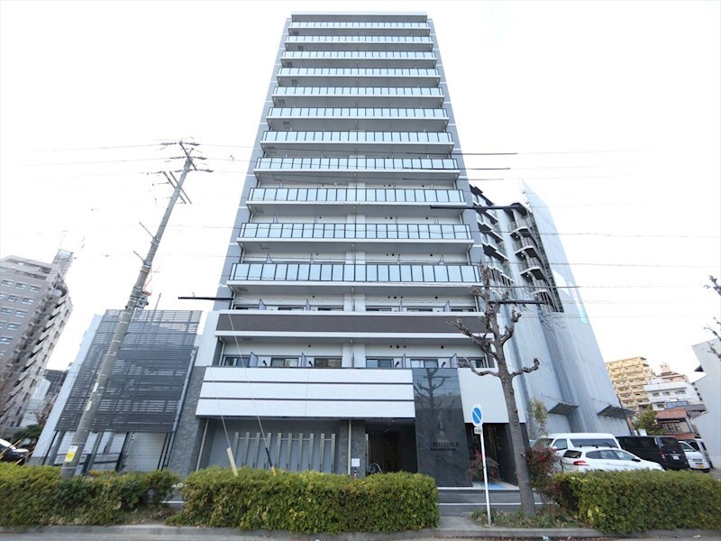 物件外観写真1　(外観　オートロック　宅配ＢＯＸ　防犯カメラ付　外観タイル張り)