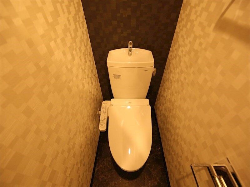 物件内観写真5　(温水洗浄暖房便座付トイレ)