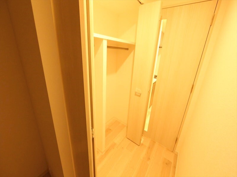 物件内観写真6　(クローゼット（収納充実してます）)