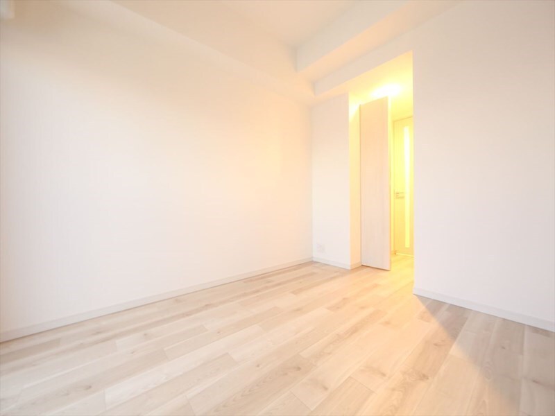 物件内観写真14　(洋室7帖　クローゼット付（収納充実してます）)