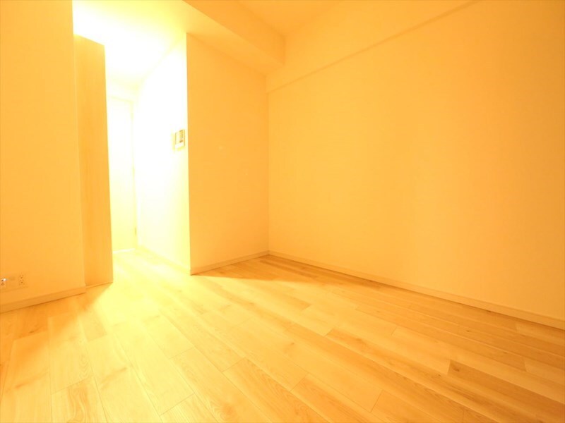 物件内観写真15　(洋室7帖　クローゼット付（収納充実してます）)