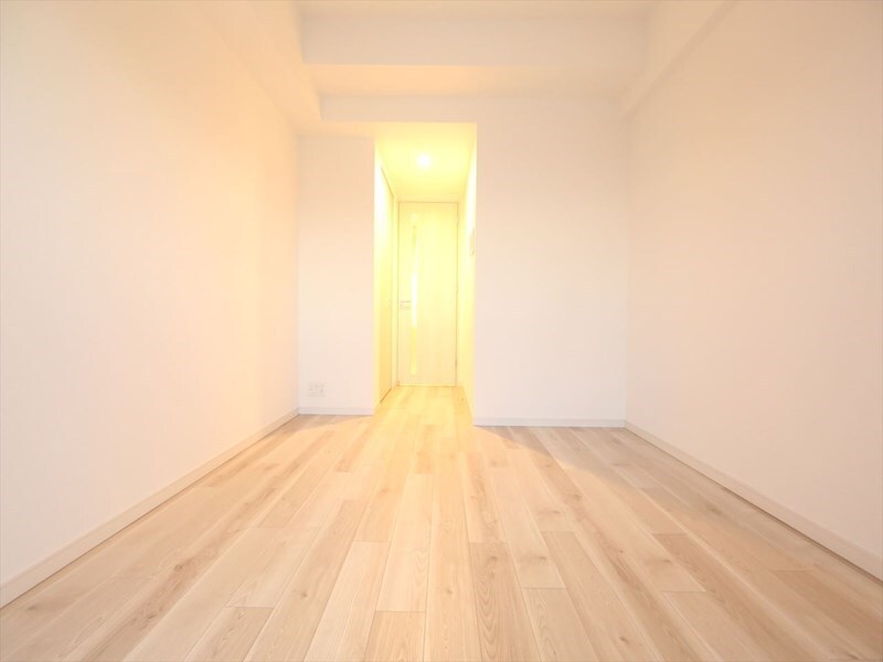 物件内観写真23　(洋室7帖　クローゼット付（収納充実してます）)