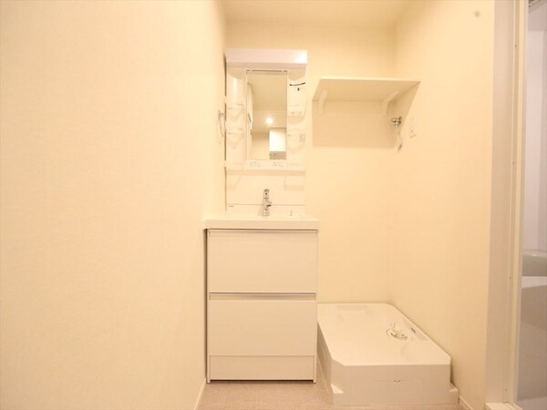 洗面所(脱衣所　独立洗面台（シャンプードレッサー付）　同仕様写真)