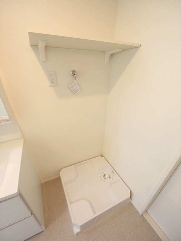 洗面所(脱衣所　室内洗濯機置き場　同仕様写真)