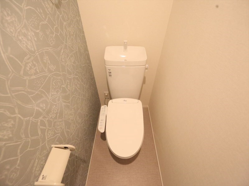 物件内観写真5　(温水洗浄暖房便座付トイレ　同仕様写真)