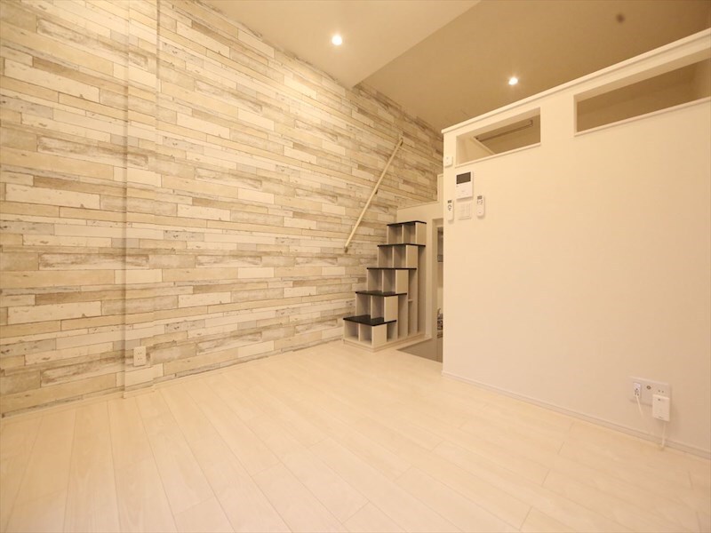 物件内観写真14　(洋室5.5帖　ロフト6.7帖（収納にも使えます）　同仕様写真)