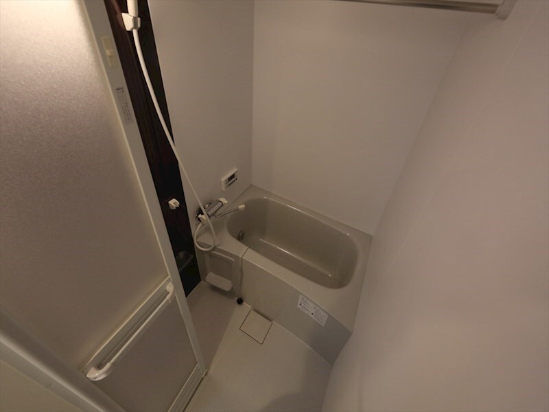 物件内観写真4　(浴室暖房乾燥機付　追い焚き・オートバス機能付お風呂　同型写真)