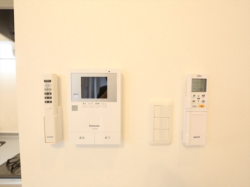 物件内観写真10　(ＴＶモニター付インターホン　同型写真)