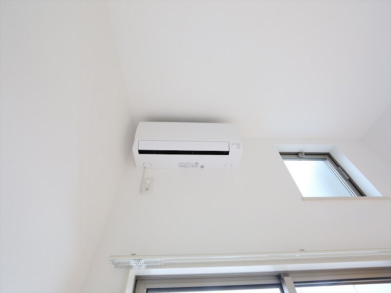 物件内観写真21　(各部屋にエアコン完備　同型写真)