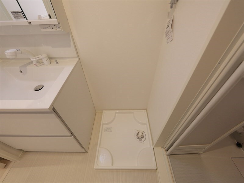 物件内観写真25　(脱衣所　室内洗濯機置き場　同型写真)