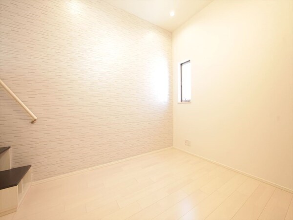 リビング(洋室6帖　ロフト5.8帖（収納・寝室でも使えます）同型写真)
