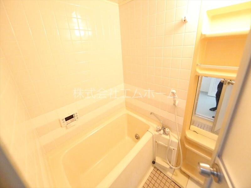 物件内観写真4　(追い焚き　オートバス機能付バスルーム)