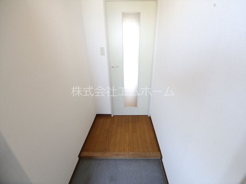 物件内観写真6　(玄関)