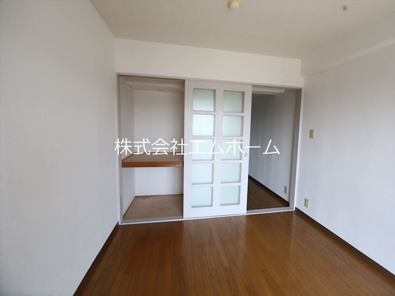 物件内観写真30　(洋室6.3帖　ＤＫ7.5帖とつなげても仕切っても使えます)