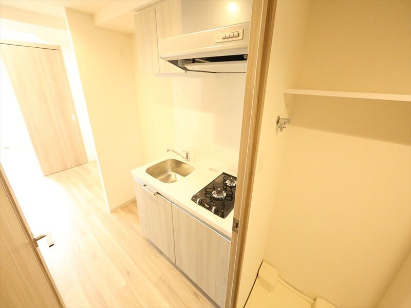 物件内観写真7　(システムキッチン（ガス2口コンロ付）)