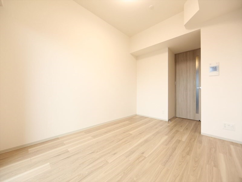 物件内観写真9　(洋室6.7帖　クローゼット付（収納充実してます）)