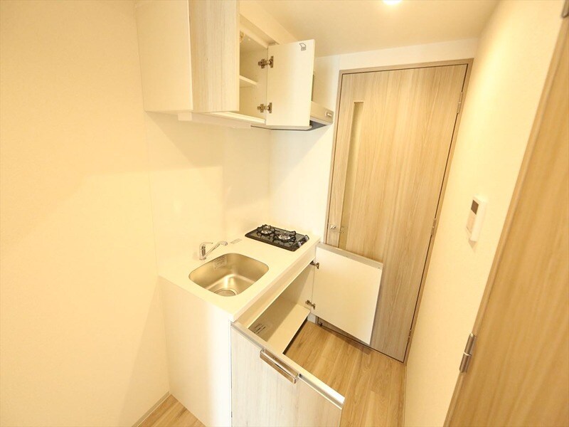 物件内観写真17　(システムキッチン（ガス2口コンロ付）)